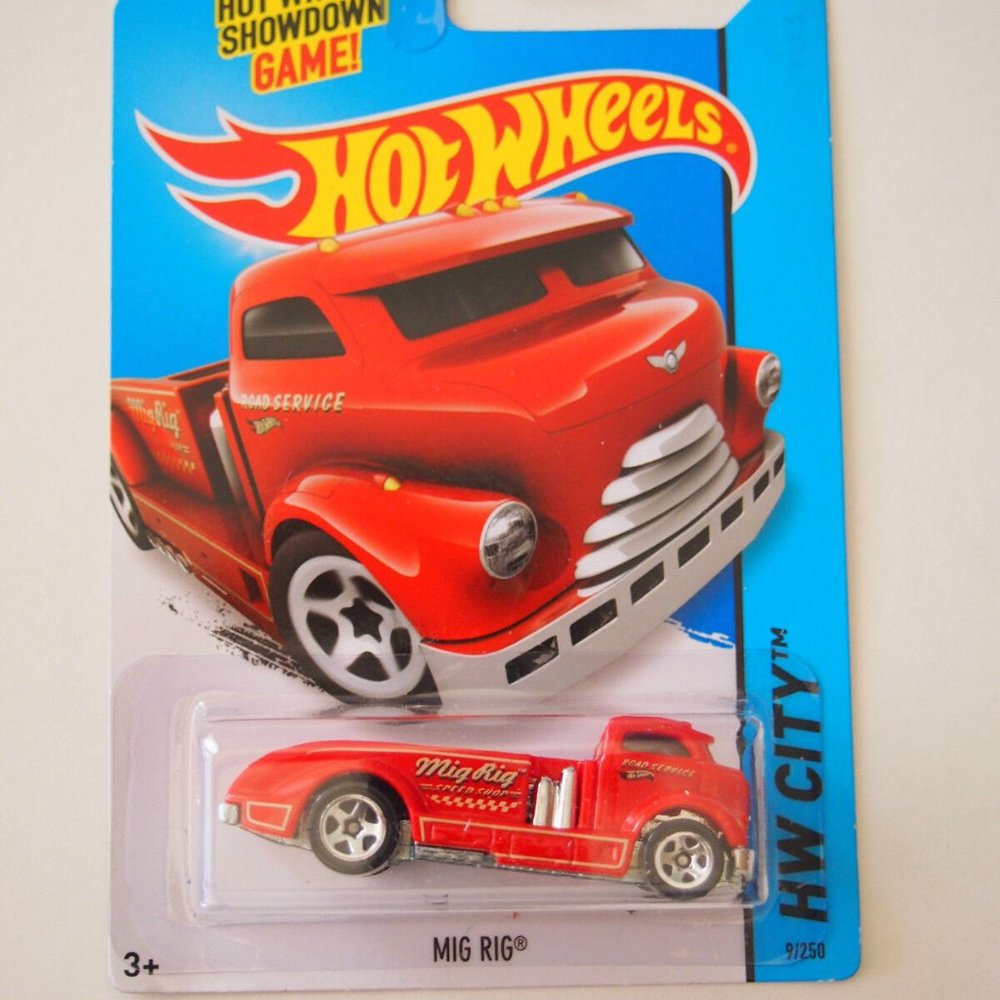 2013 Hot Wheels HW City Mig Rig Speed Shop Red Road Service Truck